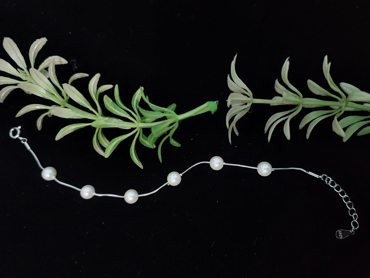 Single Layer Pearl Bracelet